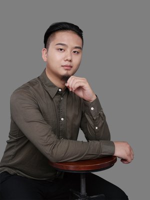 8年的平面设计师