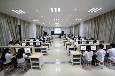海南平面设计大专学校