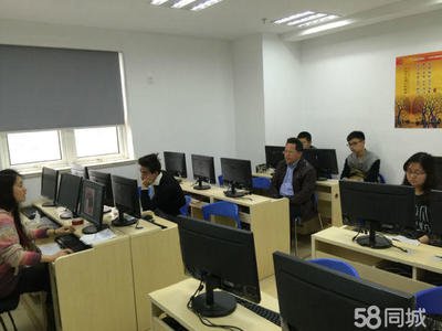 上海哪里学电脑平面设计
