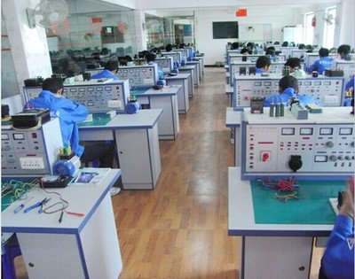 技校学平面设计简单么